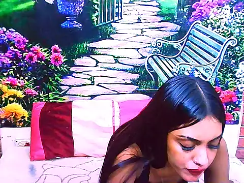 IndianPretty14u2Luv's Live XXX Chat