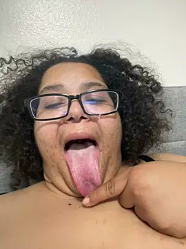 wishuhope4 élő XXX-chatje