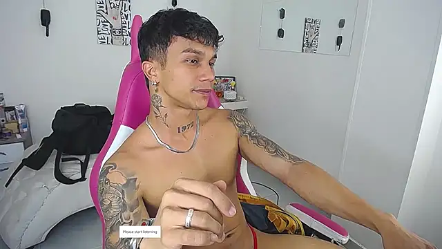 Leonard_Price: διαδικτυακό σόου στ ην κάμερα