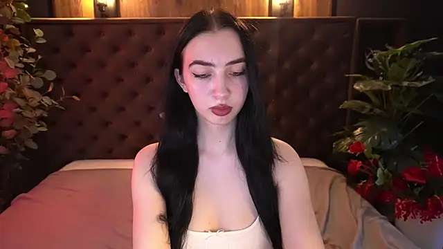 XXX chat uživo modela WildKittenX_