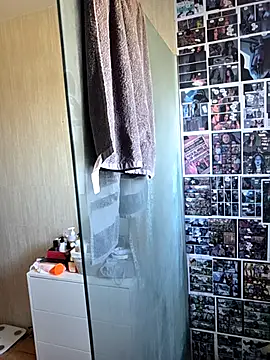 kylie_blck Adlı Modelin Canlı XXX Sohbeti