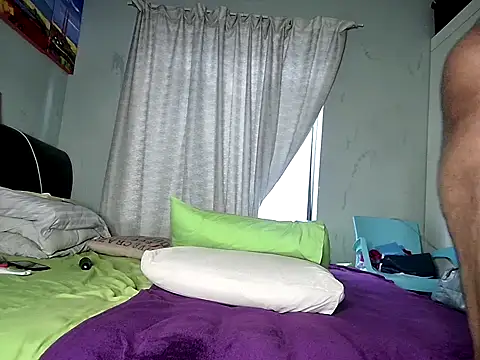 kim24242 élő XXX-chatje