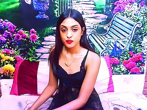 IndianPretty14u2Luv's Live XXX Chat