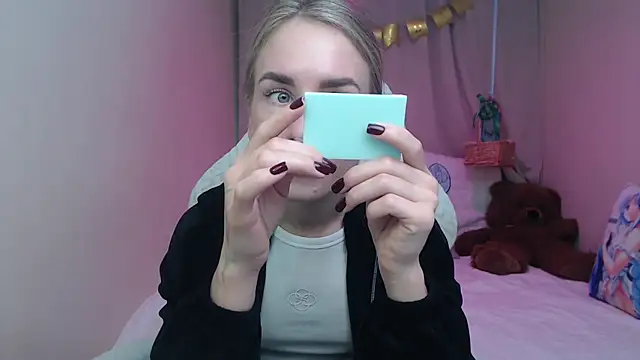 DeboraHorny élő XXX-chatje