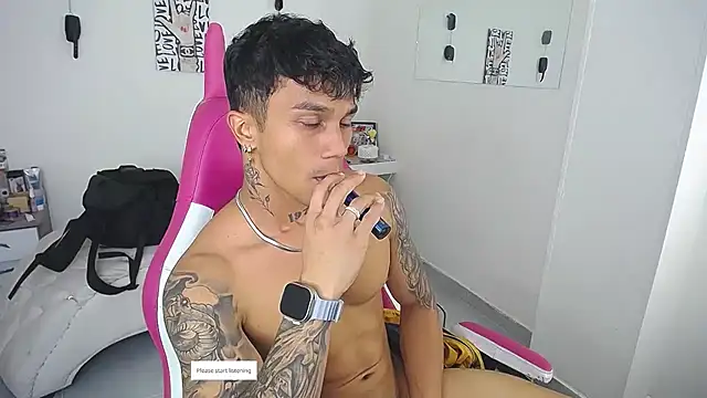 Show modela Leonard_Price na web-kameri