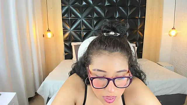 Chatroom XXX en direct de Rapthalia_