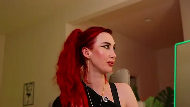 Lady_RedAlexa_RA 即時 XXX 聊天