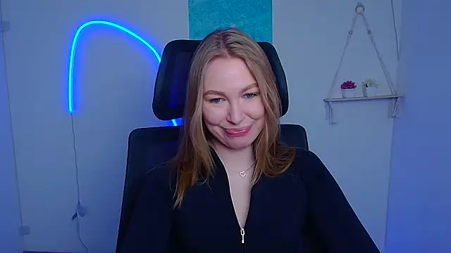 Dana_flowers élő XXX-chatje