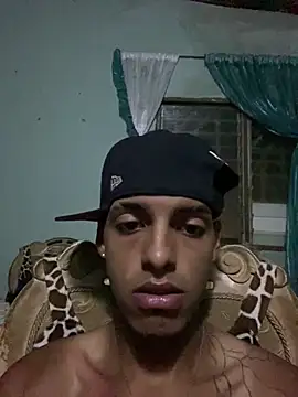 Show modela Aleexxx_2005 na web-kameri