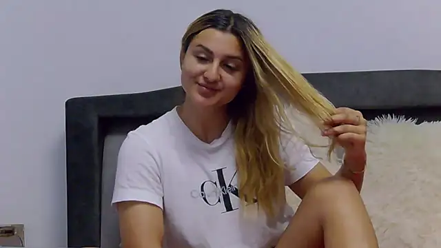 NicolePlay's Live XXX Chat