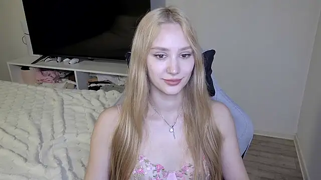 Show modela Layla001 na web-kameri