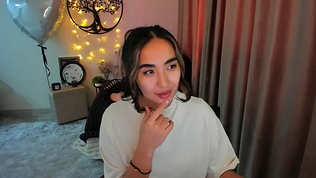 Chat +18 de worldofkim ao vivo