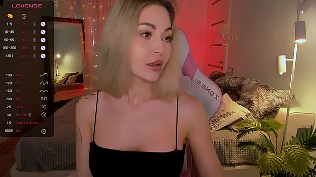 AdeleRoberts' Live XXX Chat