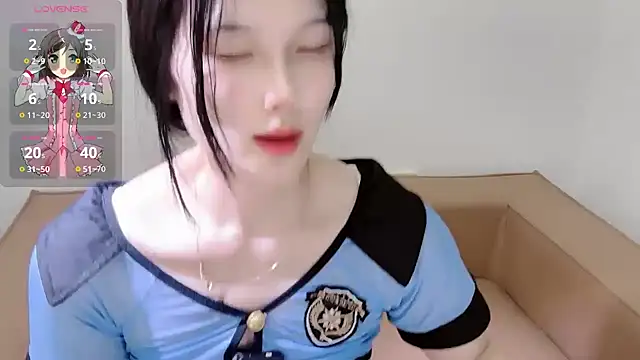 XXX chat uživo modela T-TeaR