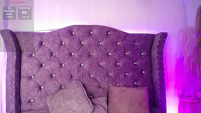 Violet_Collins1 Show in webcam