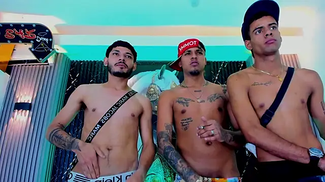 the_knights_of_the_night_: διαδικτυακό σόου στην κάμερα