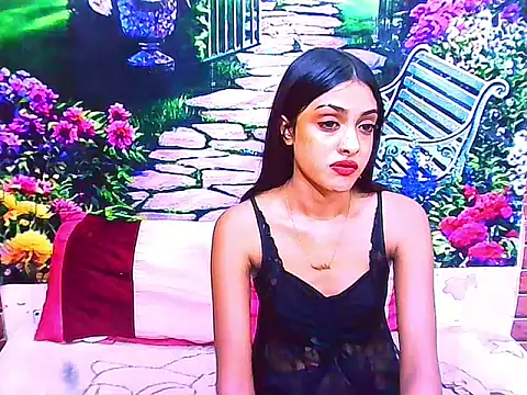 IndianPretty14u2Luv's Live XXX Chat