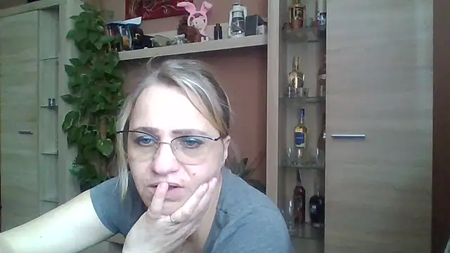 BLONDKICIA1 live XXX chat