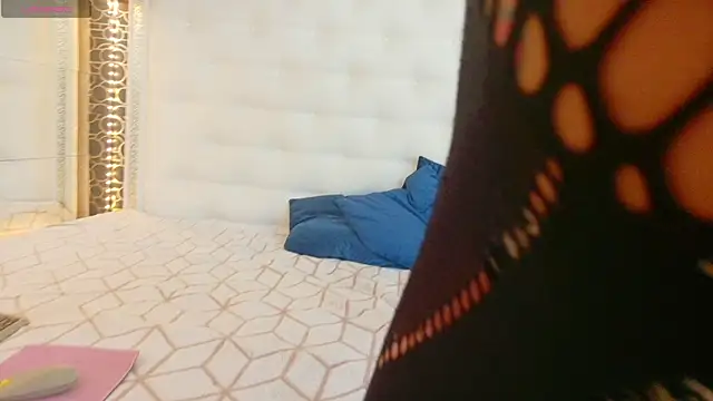 karissia: онлайн-секс-чат