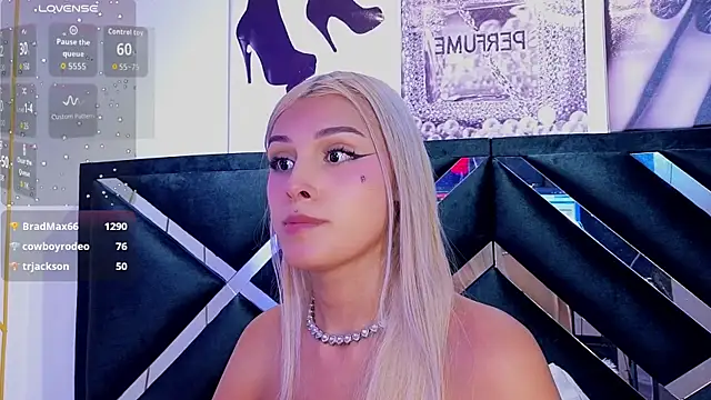 XXX chat uživo modela Angel-dragun