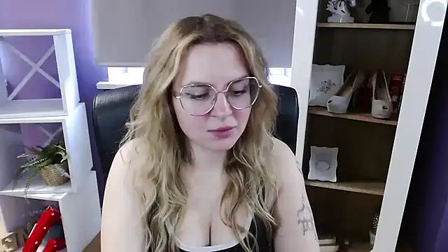 Zoey_Erotic – Naživo XXX chat