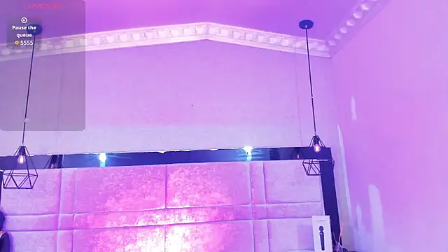 Show modela kimCosseyy na web-kameri