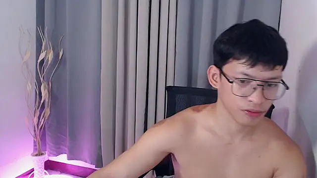 Chat XXX en directo de pinkcock_froi2305