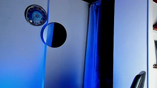 Show modela Noah_brown_2 na web-kameri