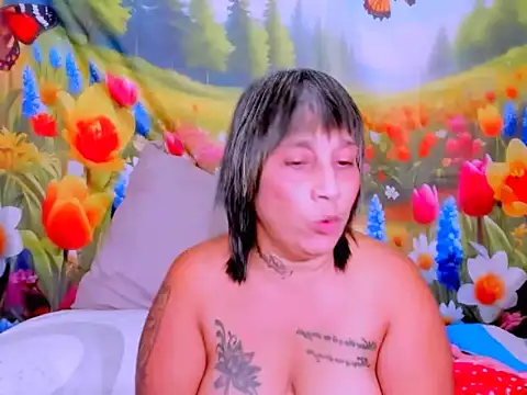 indianroxy's Live XXX Chat