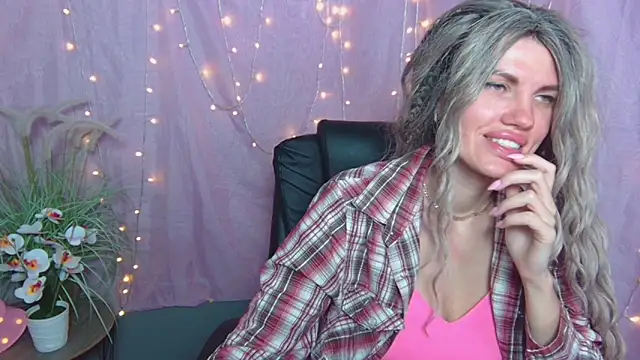 MilaLoona's Live XXX Chat