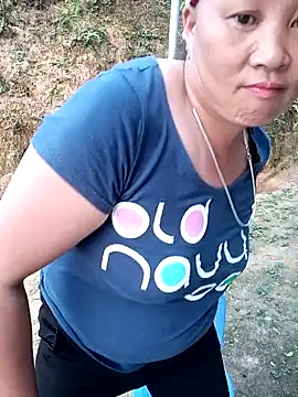 XXX chat uživo modela kalara_kail