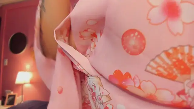 SoySaraa 现场XXX聊天