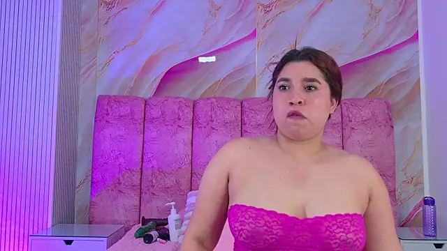 emmacurvy Live XXX-chat