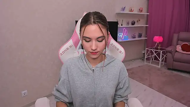 EllaCurtis Chat XXX in diretta