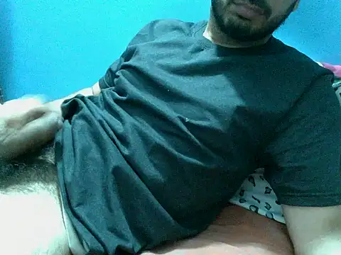 Precumboner élő XXX-chatje