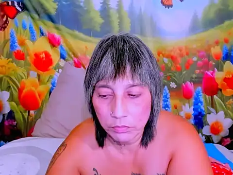 indianroxy's Live XXX Chat