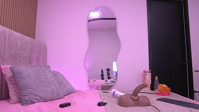 violeta_aroca's Live XXX Chat