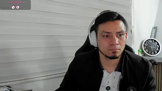 XXX chat uživo modela Rick_Adams