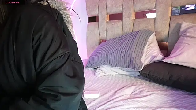 XXX chat uživo modela Petitte_Mussa