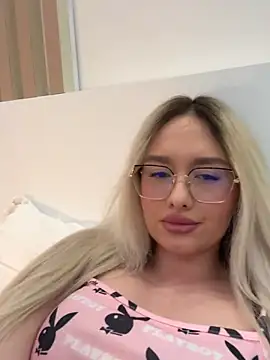 XXX chat uživo modela mollyxxx