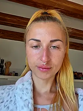 kylie_blck: απευθείας συνομιλία ΧΧΧ