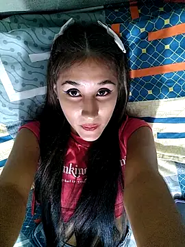 Chat +18 de Little_Naughty_Nicole ao vivo