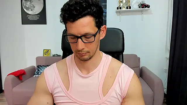 Show modela BrutusK08 na web-kameri