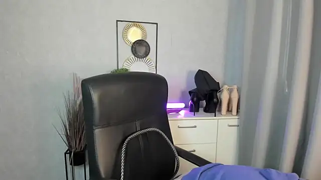 Онлайн чат XXX emmaxDelight