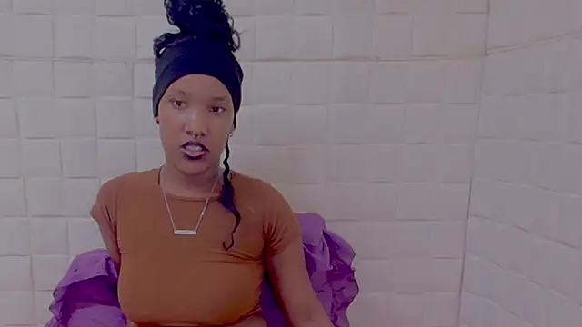 Онлайн чат XXX EroticSexyPrada