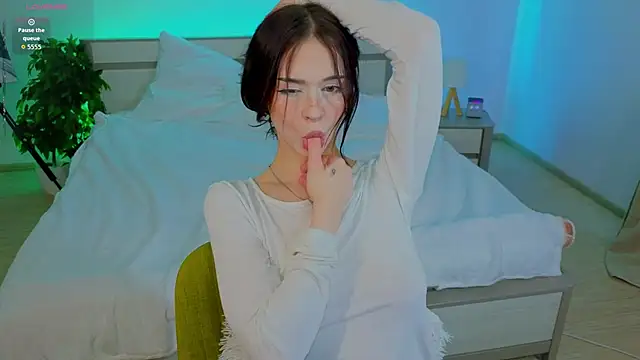 Онлайн чат XXX Adetta