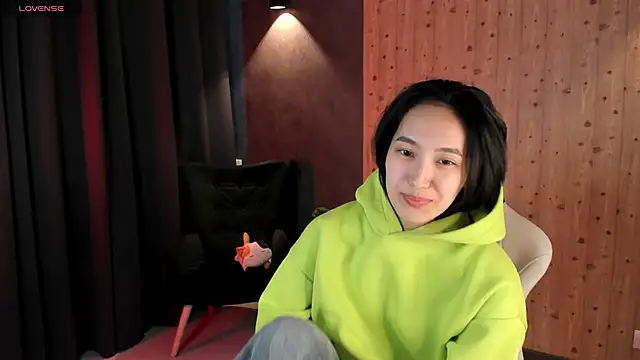 Онлайн чат XXX FlirtyAura