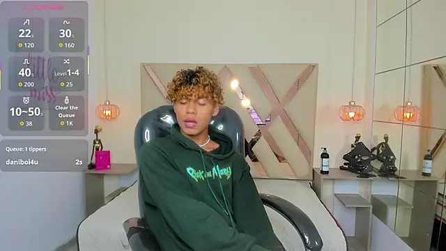 Anyelo_Twink Webcam Show