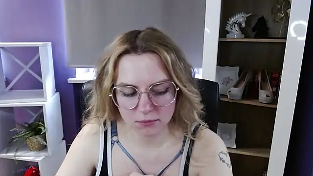 Zoey_Erotic Chat XXX in diretta