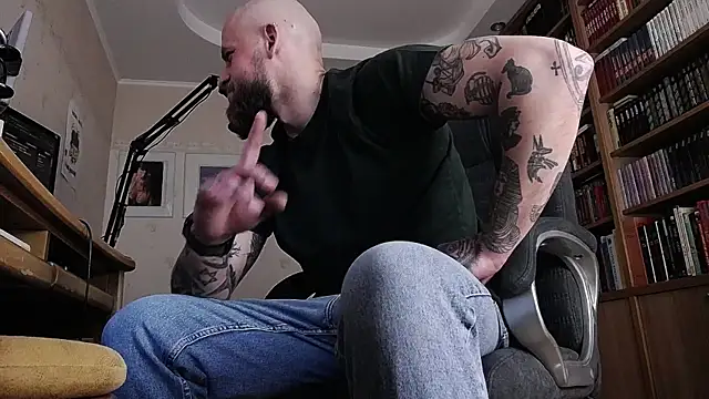 FindomJason Chat XXX in diretta